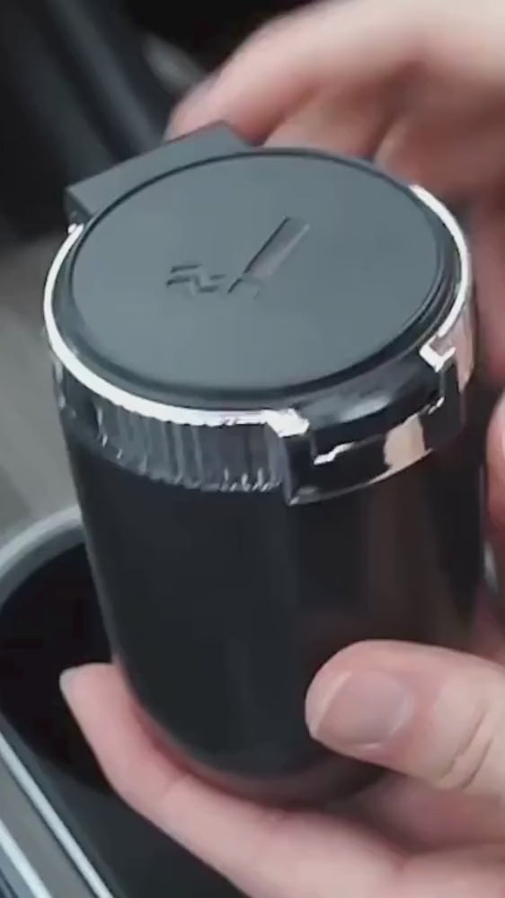 Portable Car Ashtray with Lid and Blue LED Light (1 Pc)